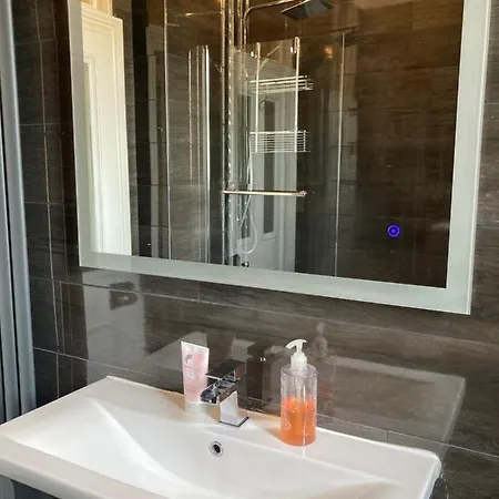 Brookfield House Hotel