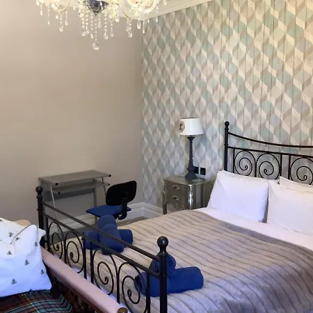 Homestay Brookfield House *